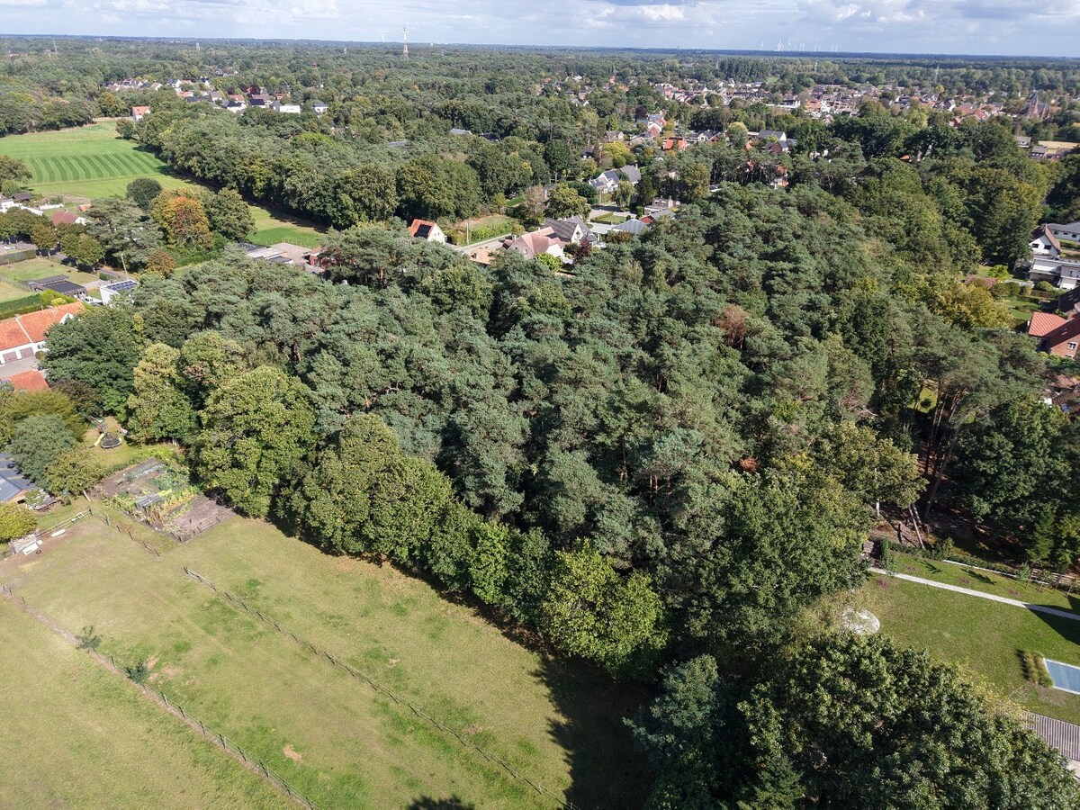 Ruim perceel bouwgrond van 2.708 m² met ideale zuidoriëntatie in Zoersel 