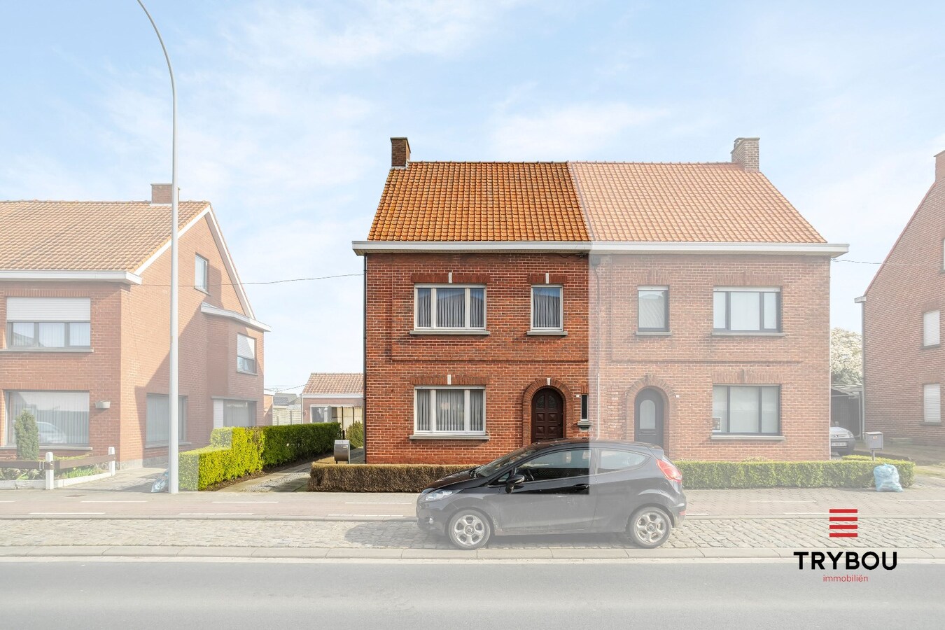 Degelijke woning op ruim perceel van 700m² 
