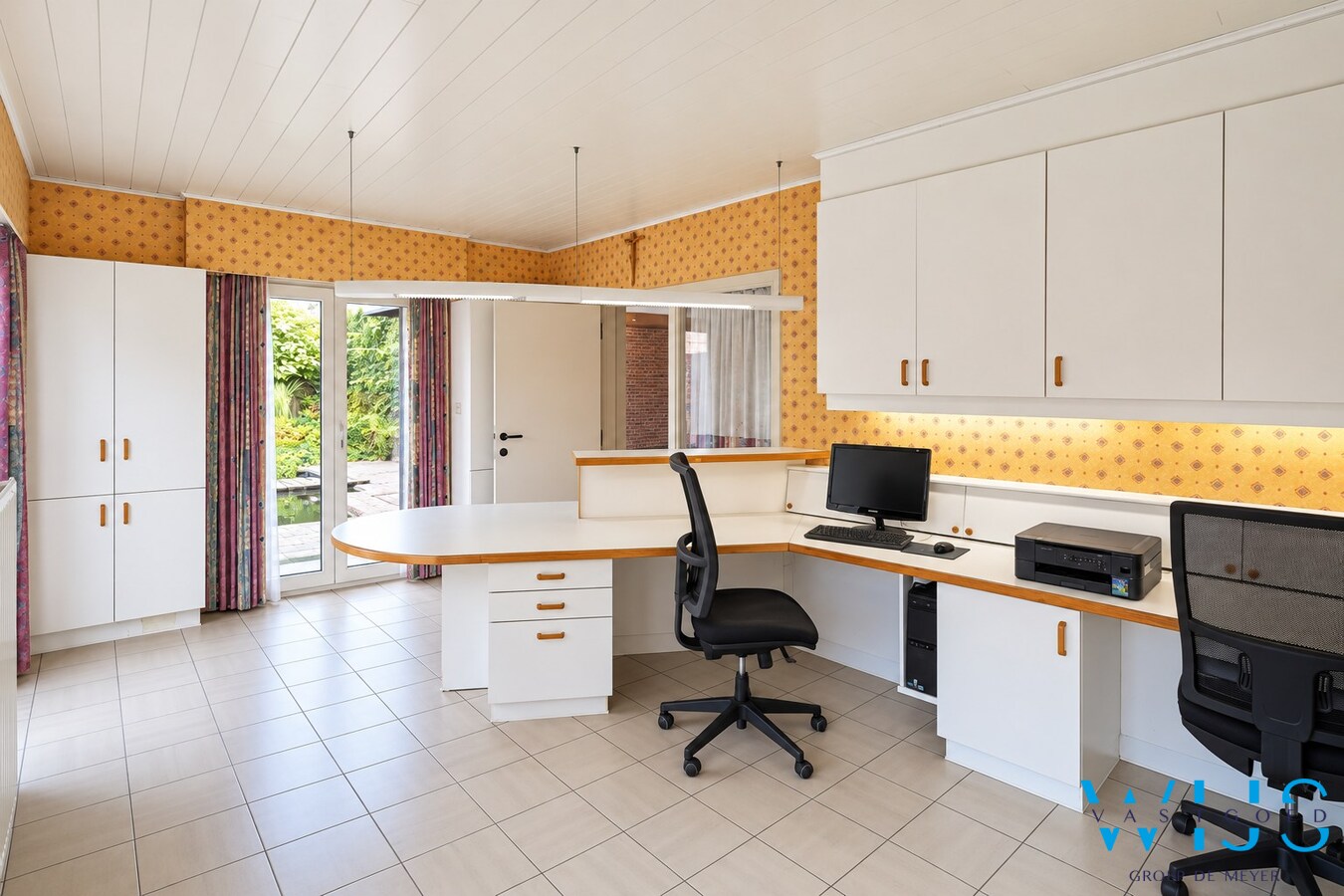 Royaal wonen met maar liefst 910 m² aan multifunctionele bijgebouwen! 