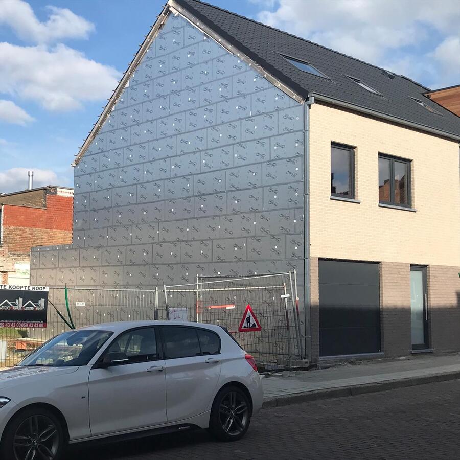 CASCO BEL-ETAGE WONING OP CENTRALE LIGGING 