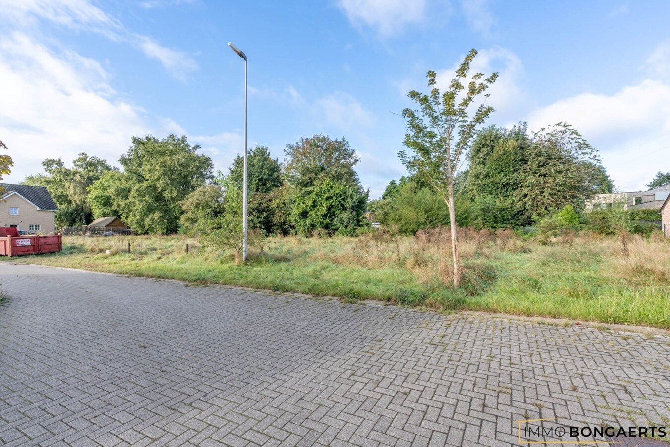 Halfopen bouwgrond op een rustige locatie 