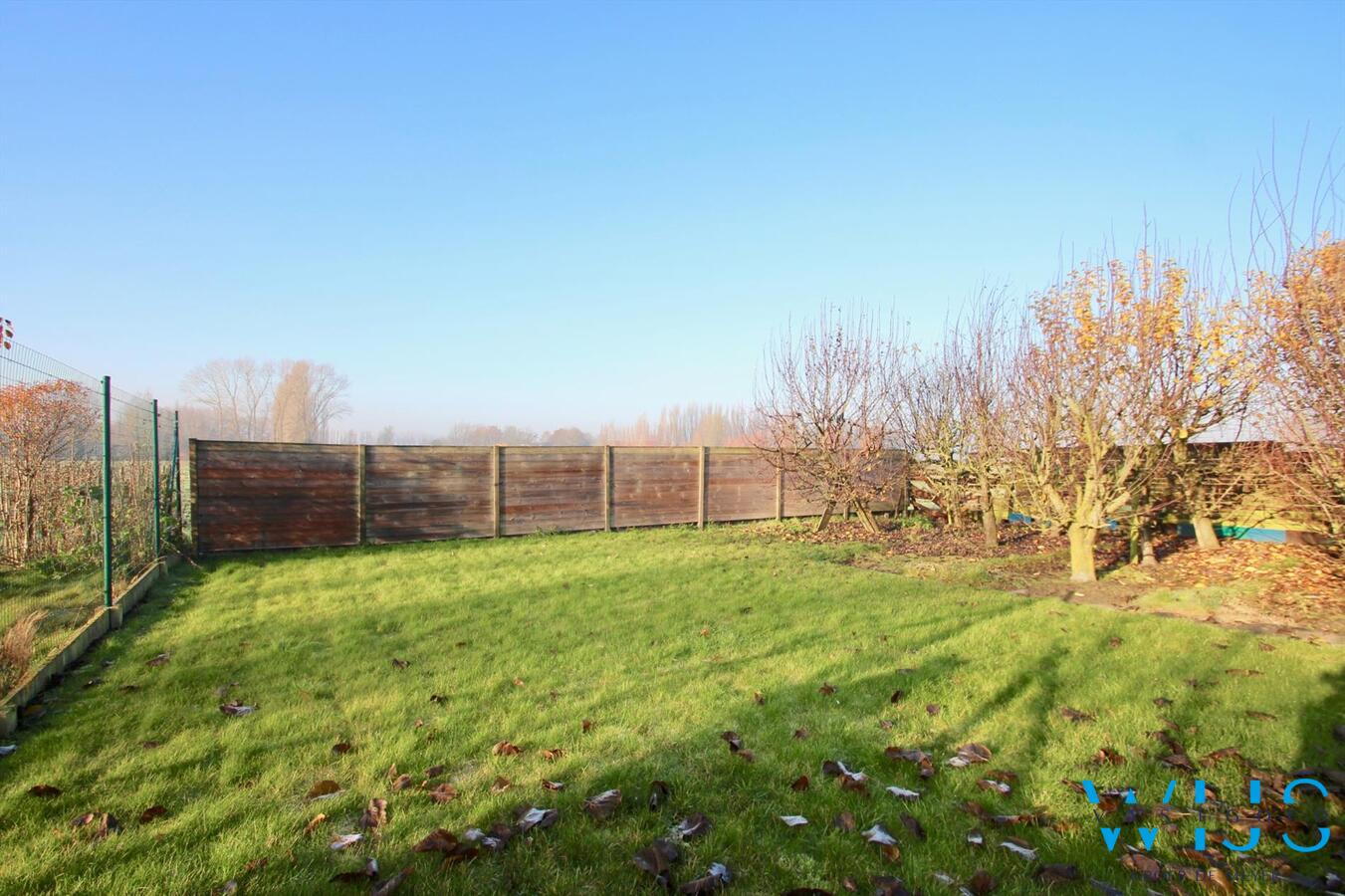 Zeer degelijk woonhuis op een ruim rustig perceel te Bassevelde ! 