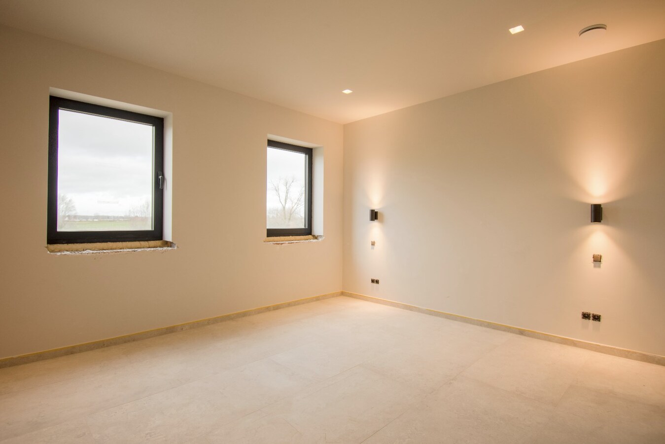 Nieuwbouwvilla met hoge afwerkingsgraad en weids uitzicht 