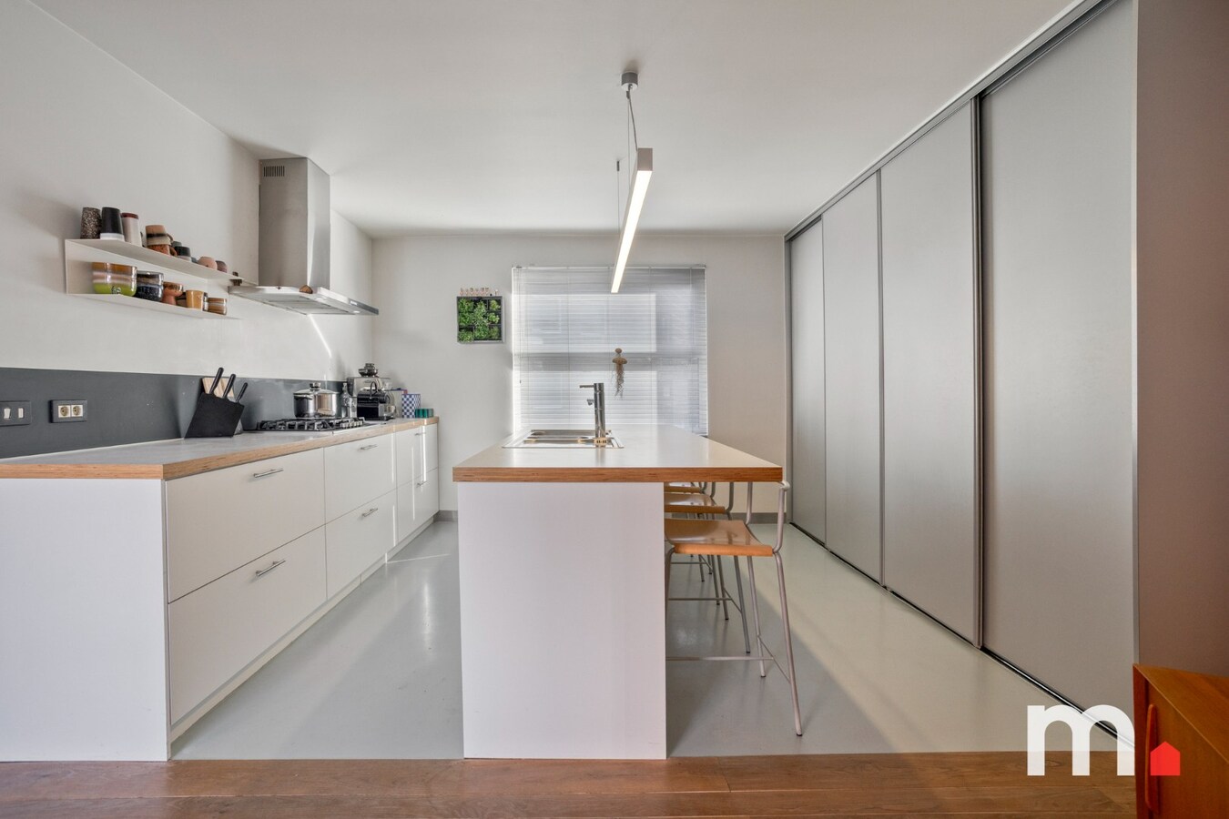 Instapklare woning met hobby ruimte te koop ! 