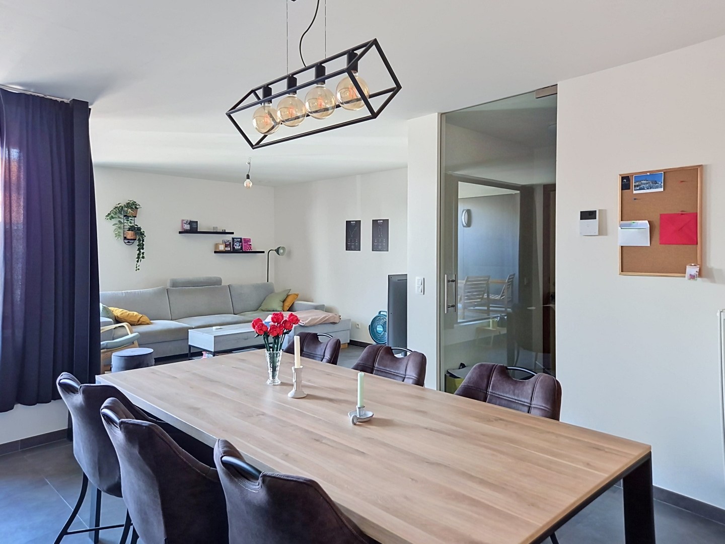 Modern appartement met 2 slaapkamer, terras en garage in Ursel 