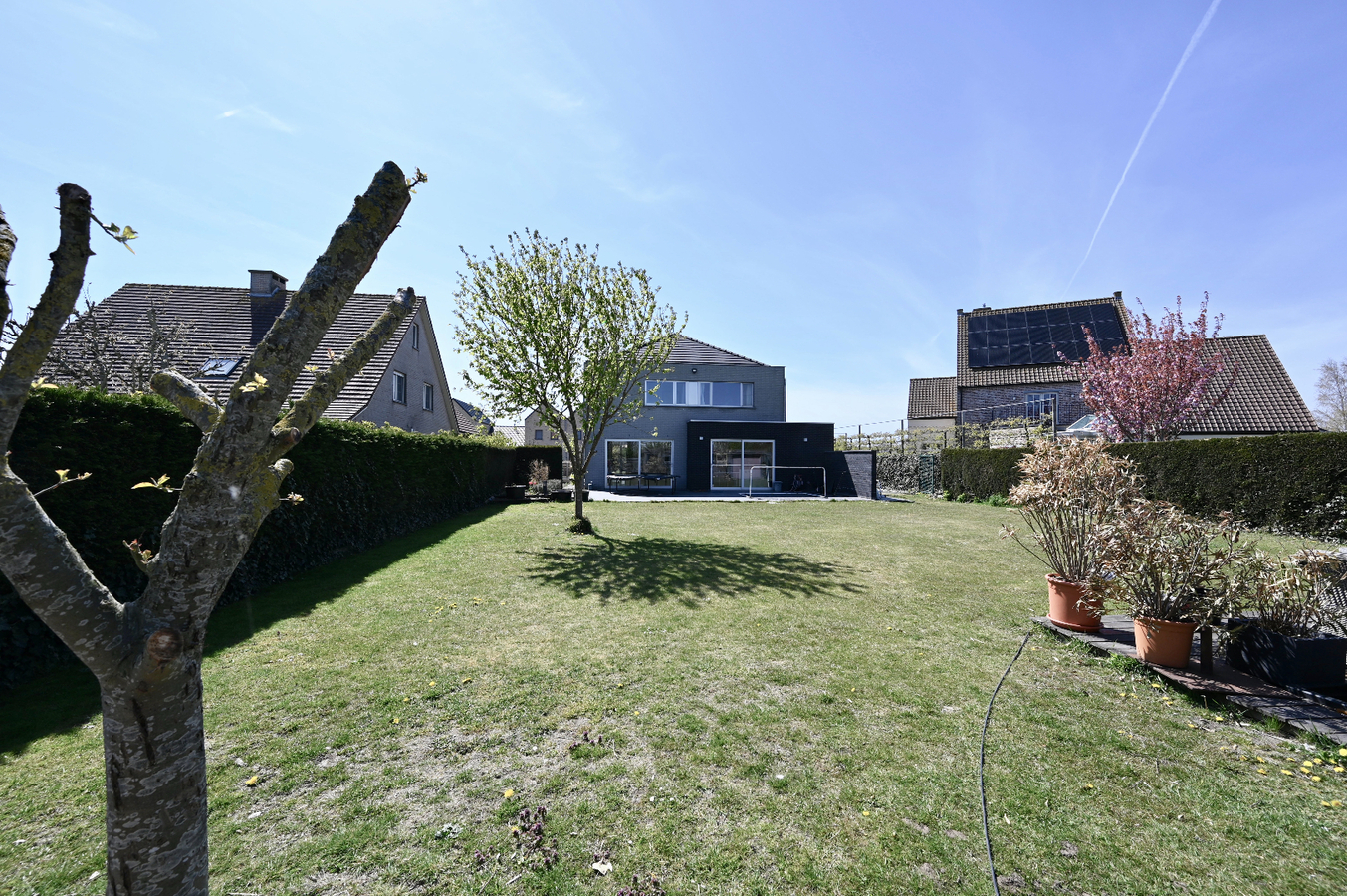 MAGNIFIEKE MODERNE VILLA OP TOPLIGGING NABIJ CENTRUM OOSTENDE 