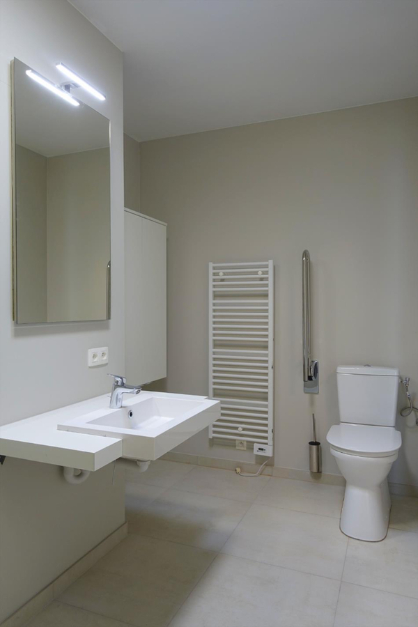 Prachtige assistentiewoning in nieuwbouwresidentie 