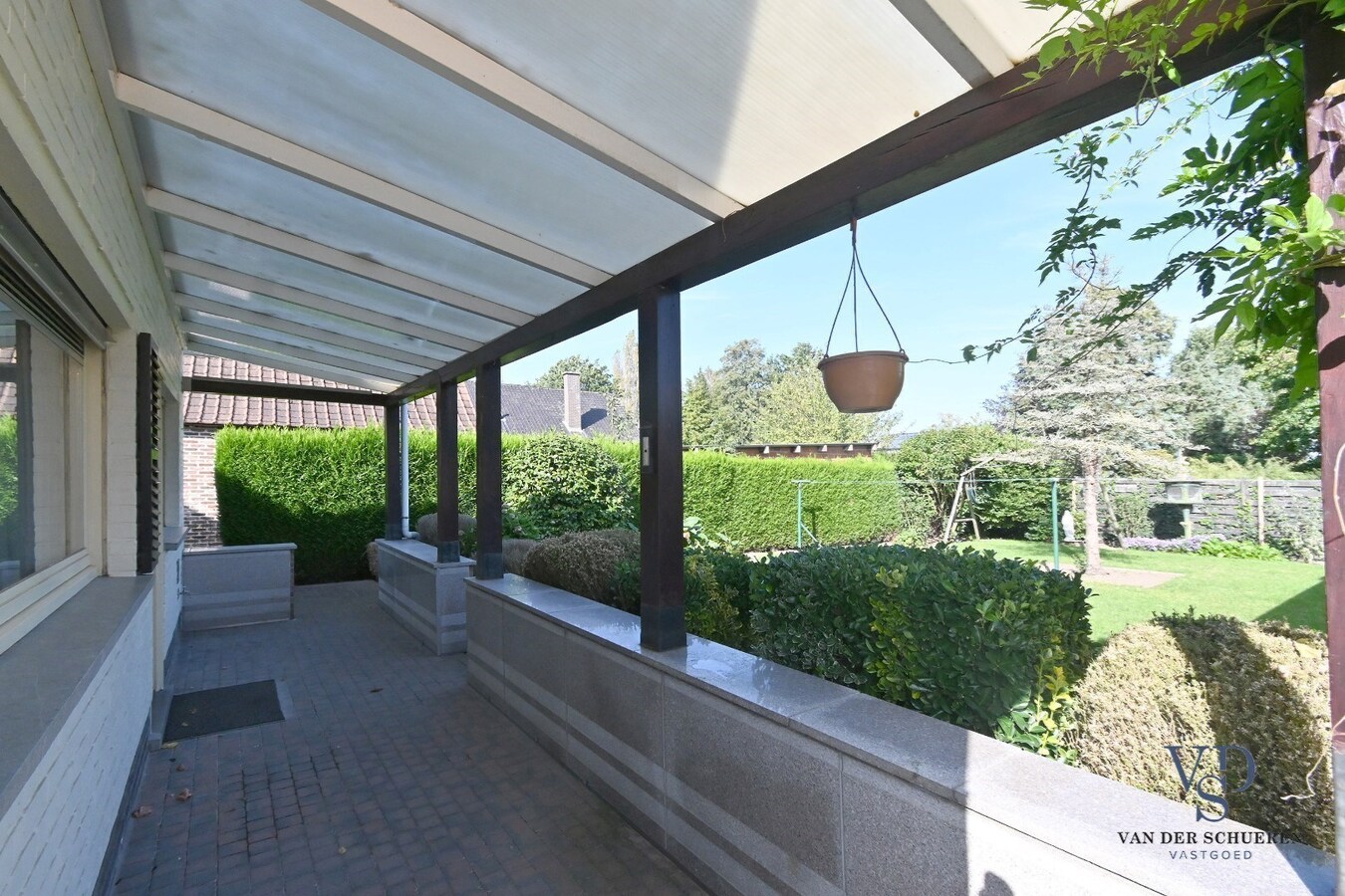 Goed gelegen, degelijke Open Bebouwing. 