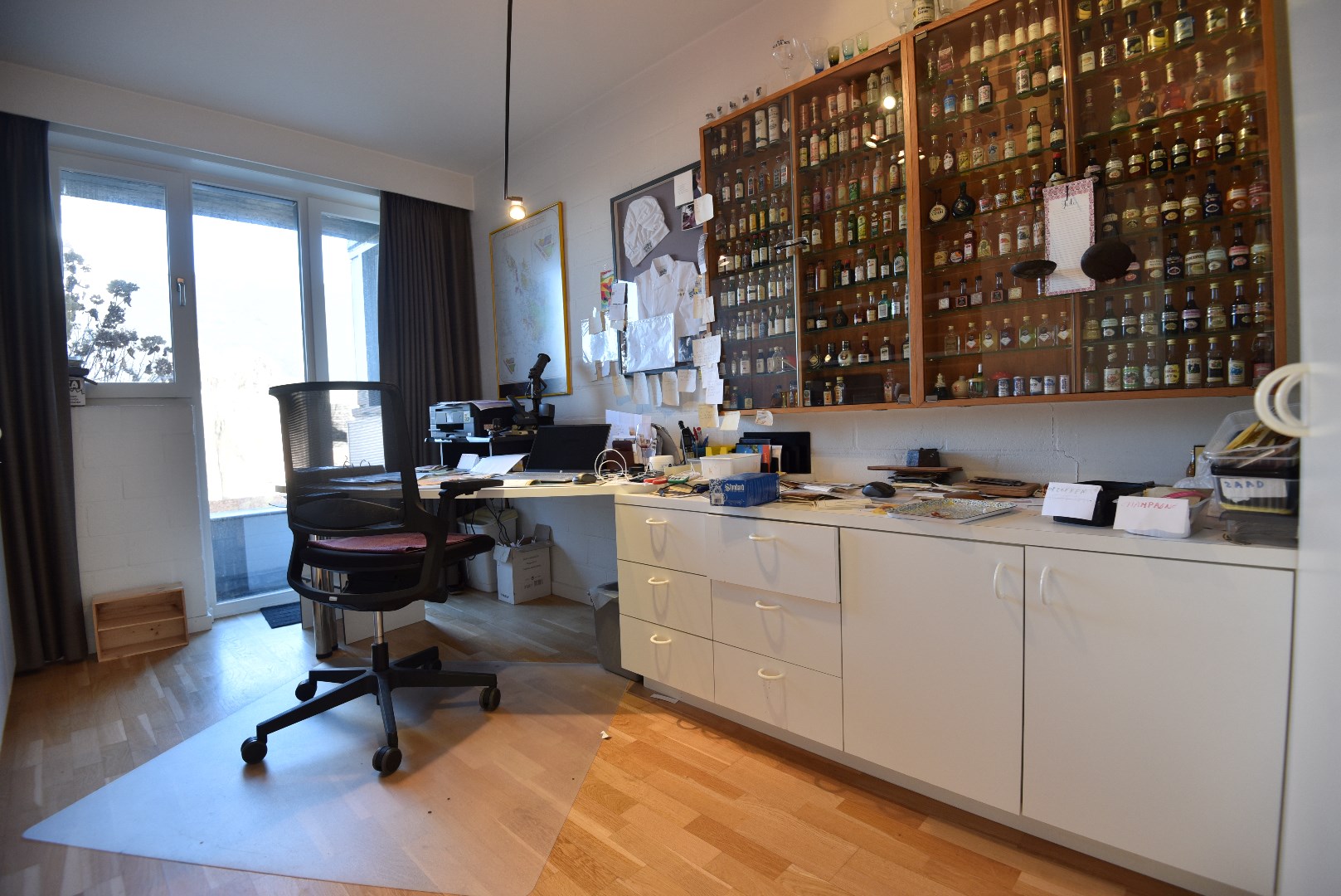 Volumineuze (9 slpks) multifunctionele woning te centrum Lembeke 