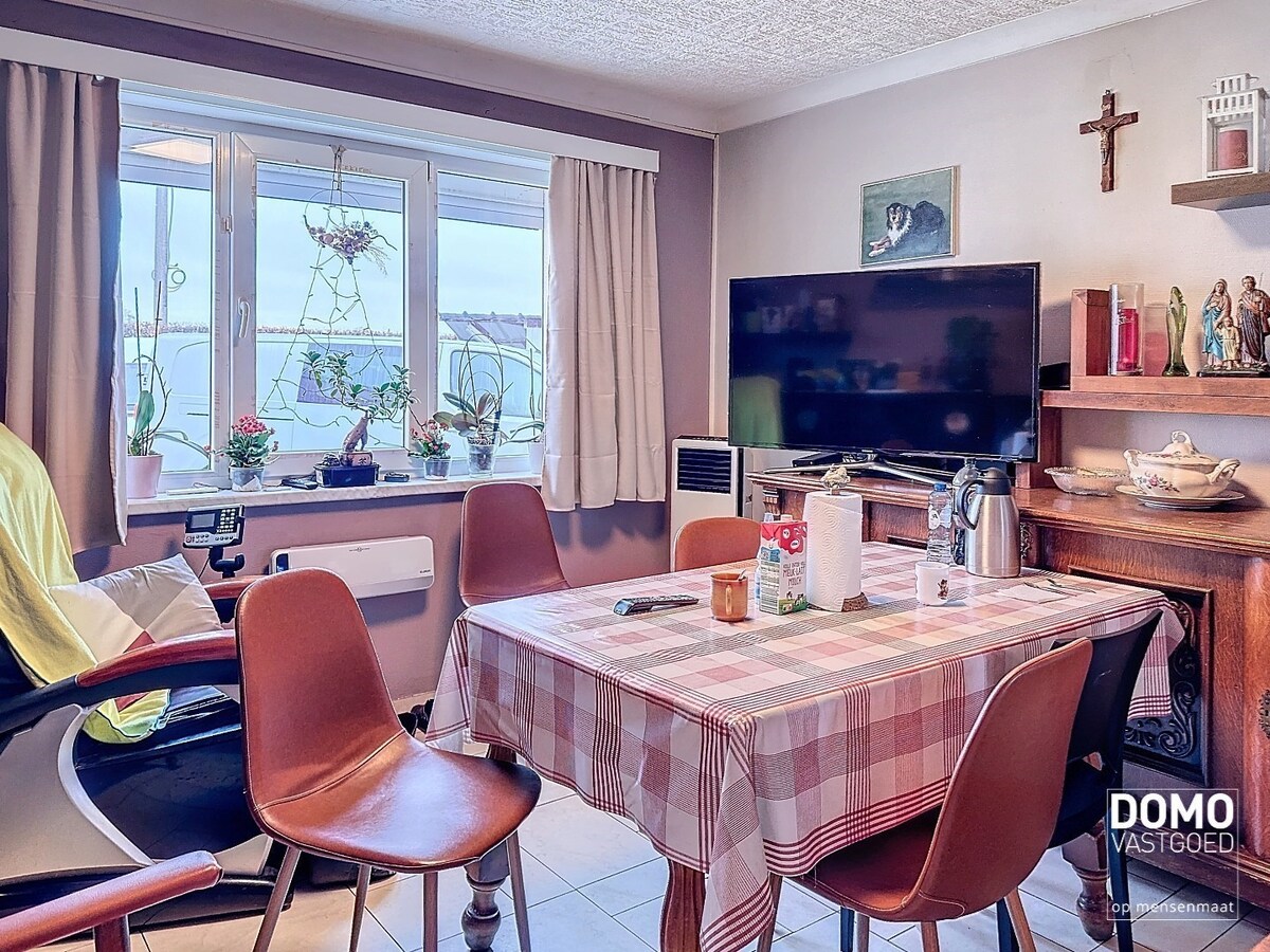 TE HUUR - GOED DRAAIEND RESTAURANT MET FRITUURZAAK EN WOONST 