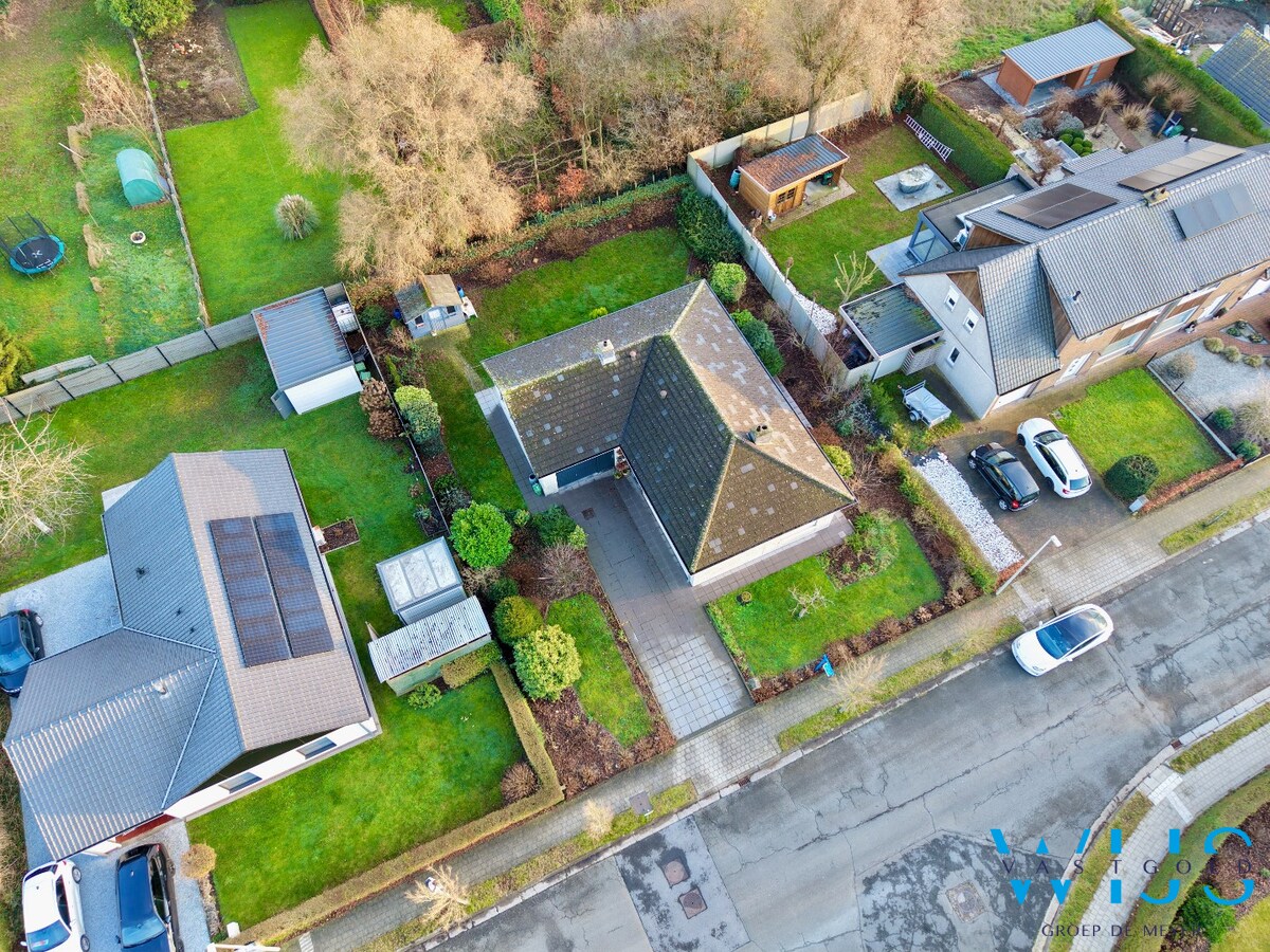 Open bebouwing in rustige woonwijk te Kluizen! 