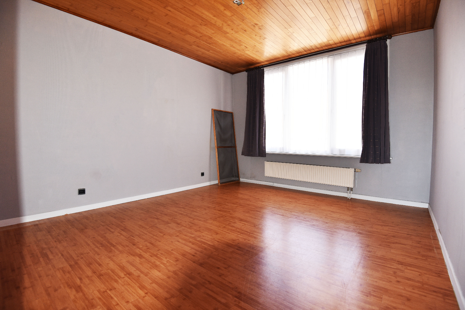 Rijwoning met 4 slpks én garage in centrum Eeklo 