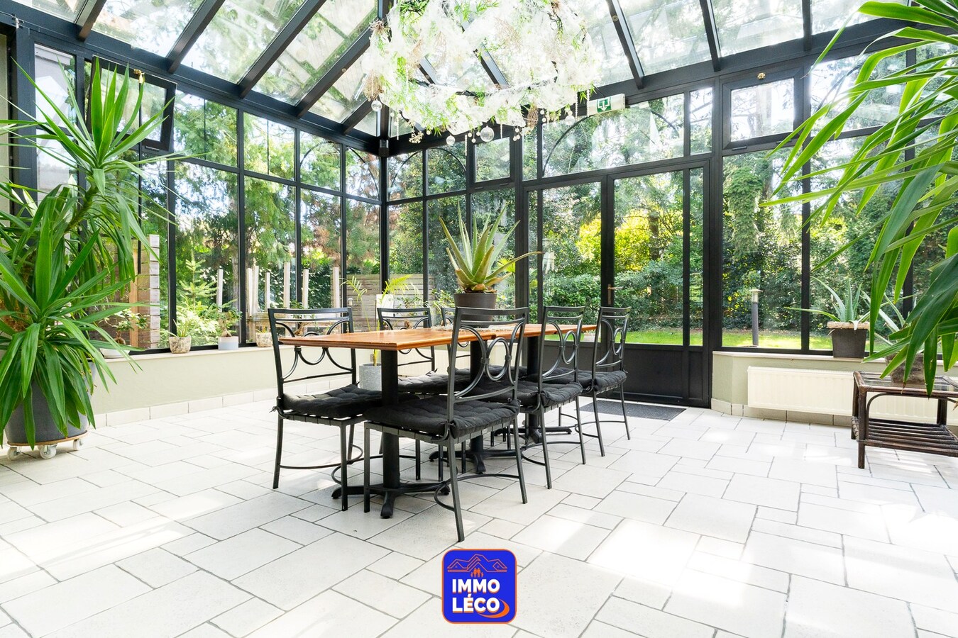 Villa de caractère érigée sur 1478m² aux multiples possibilités ! 