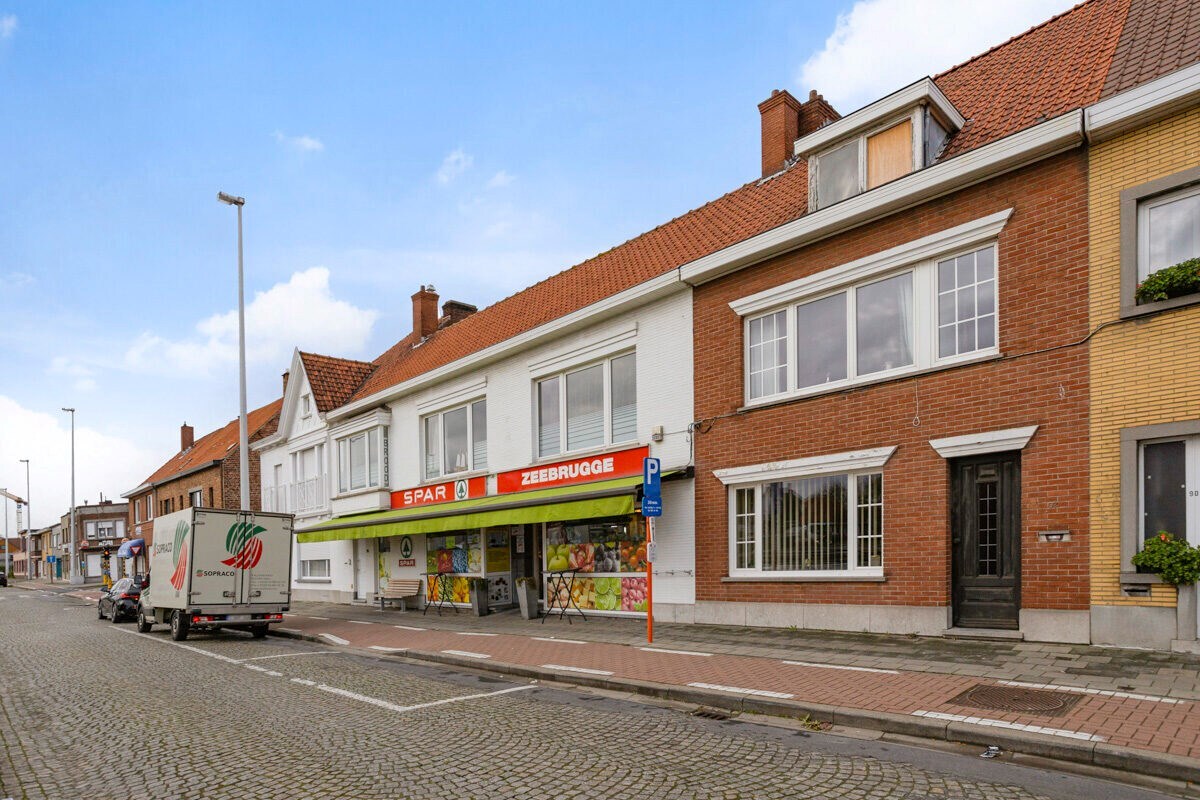 Centraal gelegen gezinswoning met dubbele garage te Zeebrugge 