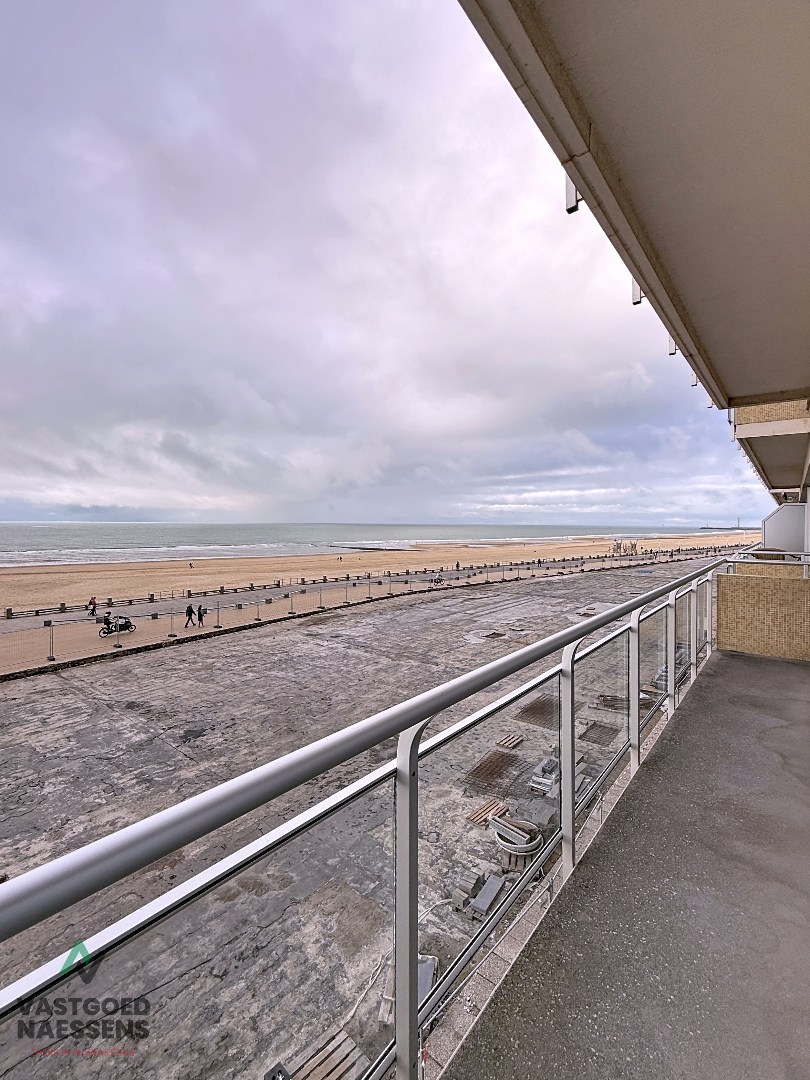 SCHITTEREND VERNIEUWD 3 SLPK APP MET ZICHT OP ZEE EN TERRAS 