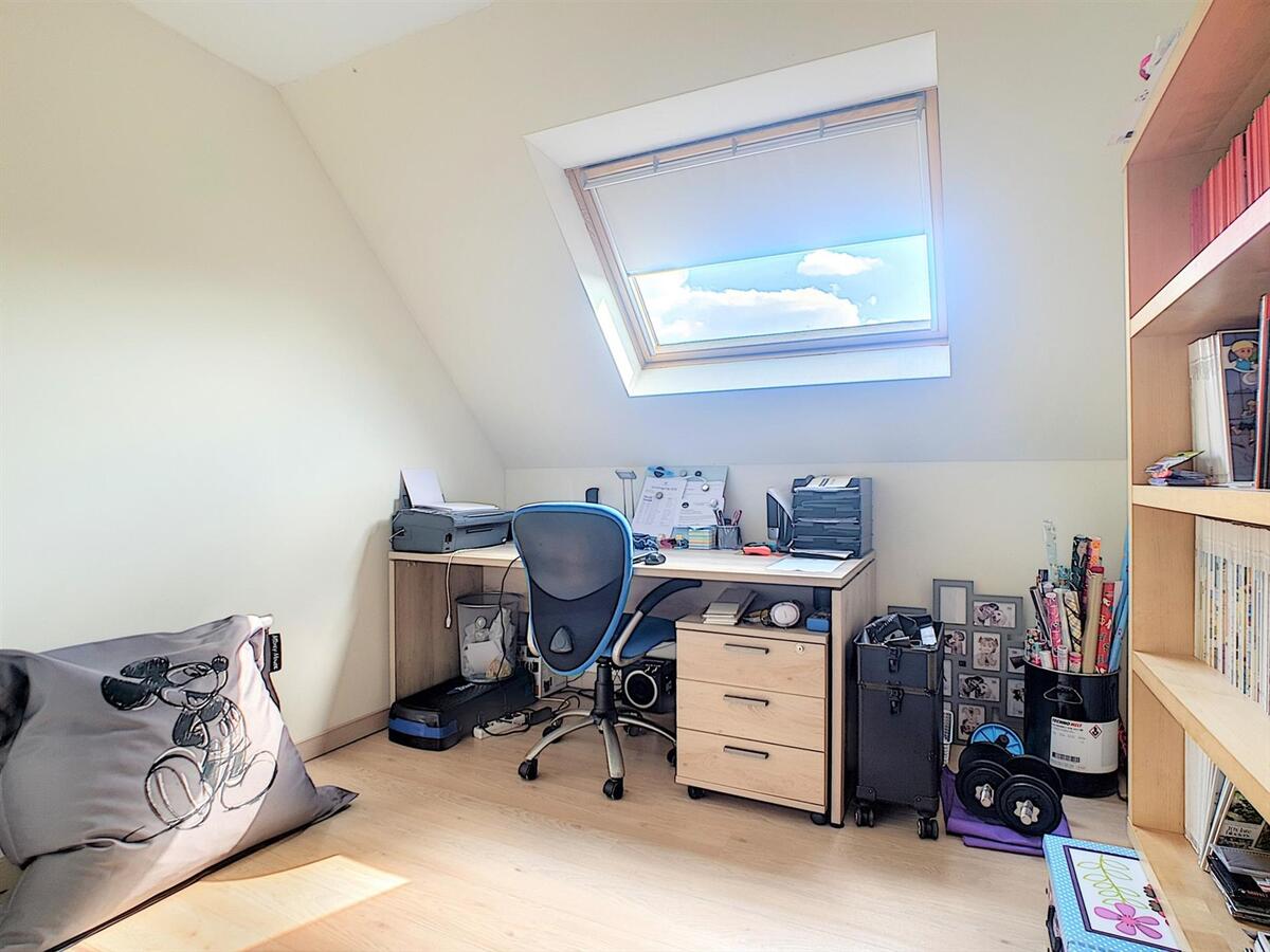 Recente halfopenbebouwing met 4 slaapkamers - Moerkerke 