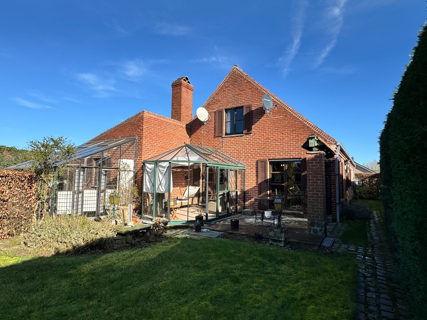 Charmante woning met garage en tuin op 963 m² te Zulte 