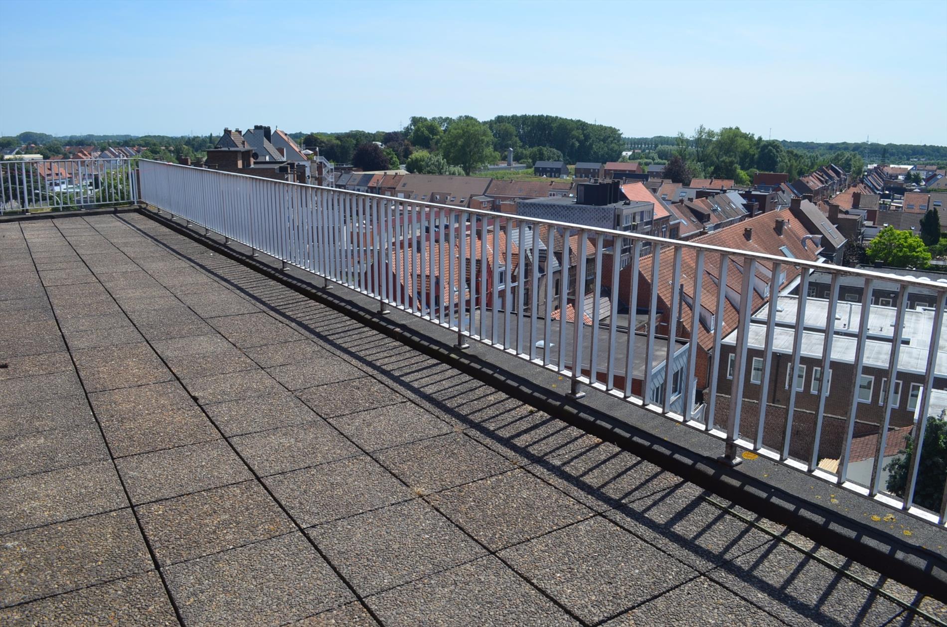 Dakappartement met  1 slpk en 2 terrassen  te centrum Eeklo 