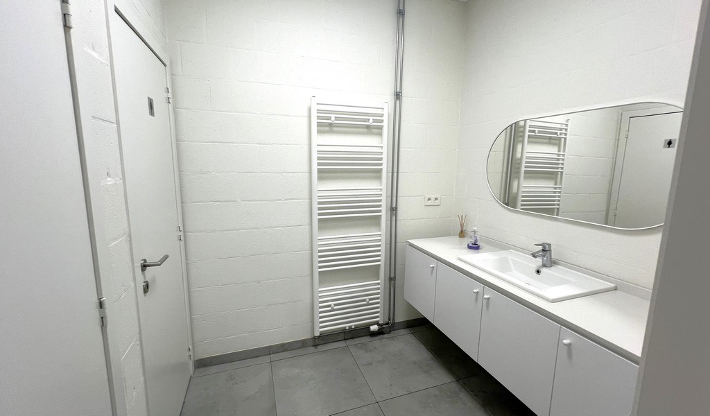 Bedrijfspand te koop in industriezone Hoogveld te Dendermonde