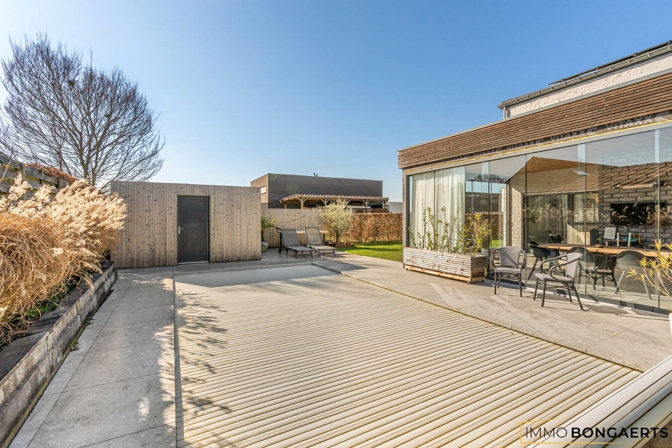 Energiezuinige woning met zwembad op rustige ligging in As 