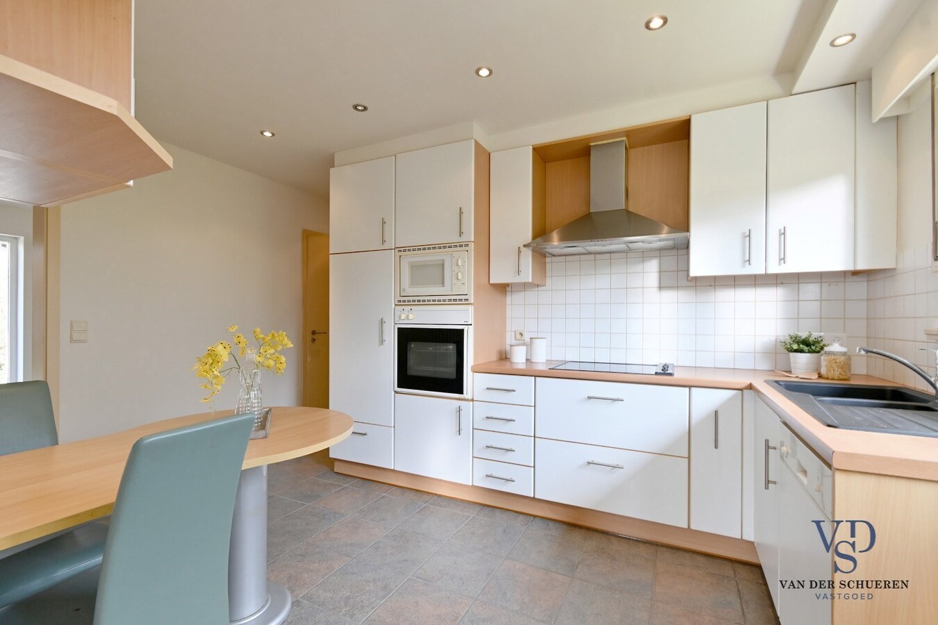 Bungalowwoning met afzonderlijke garage 