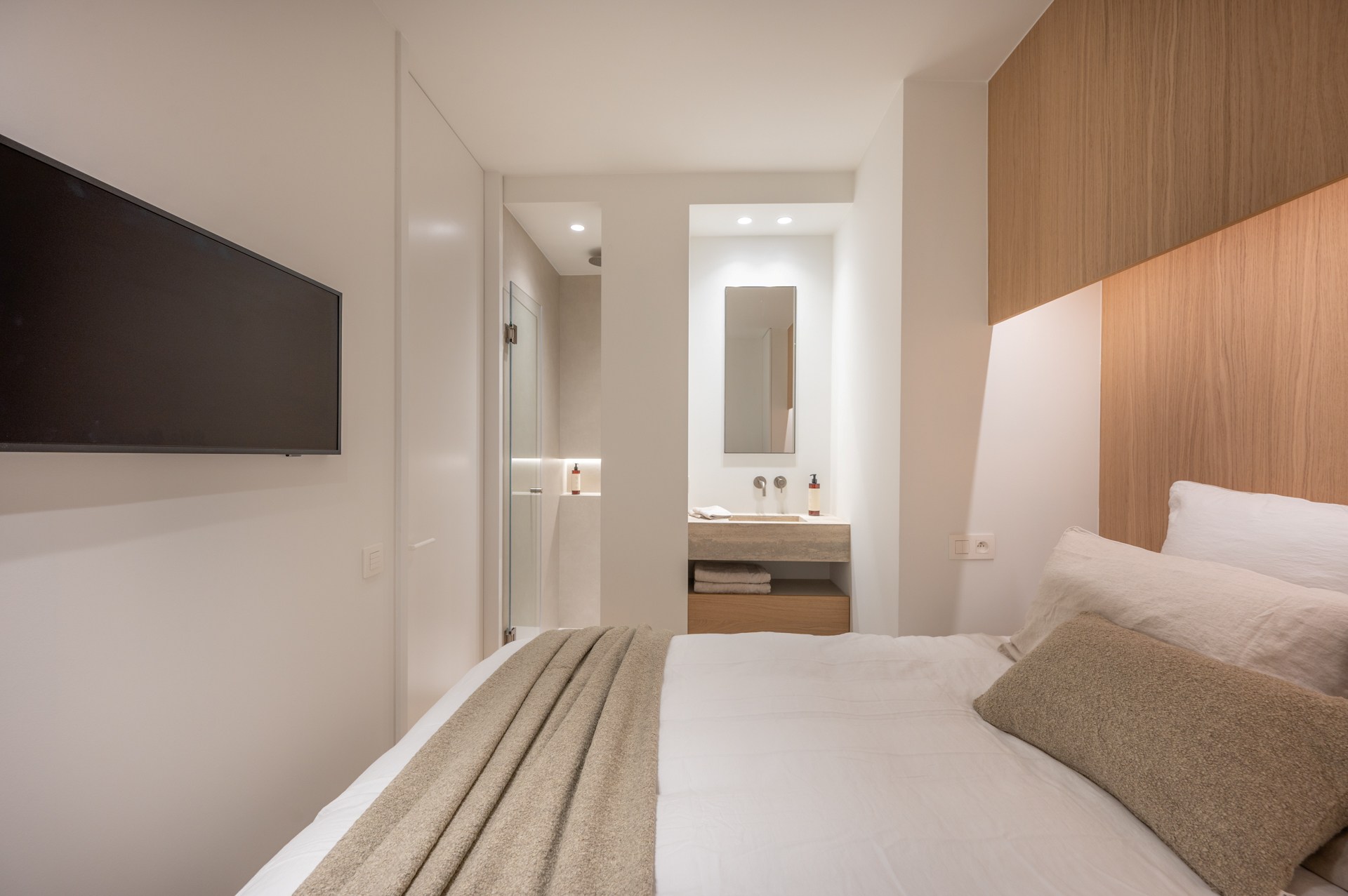 Exclusief gerenoveerd appartement met 3 slaapkamers te koop vlak bij het Albertstrand en het Rubensplein 