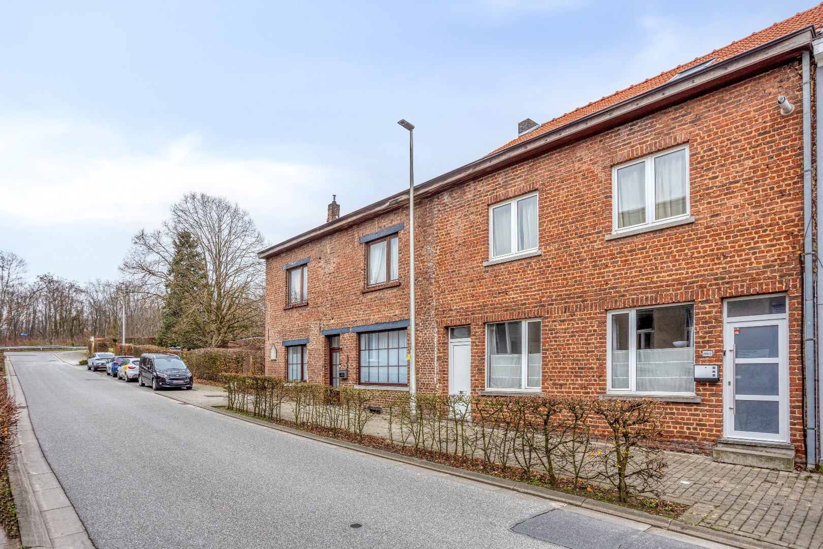 Gelijkvloersapp. 1 slpk met private koer op gunstige locatie te Halle 