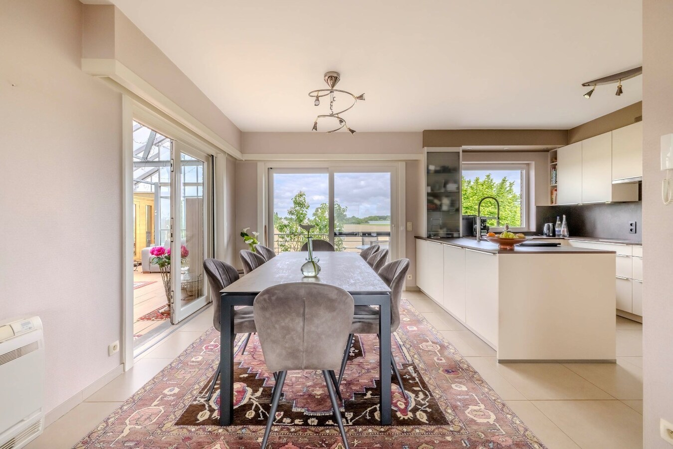 Ruime, landelijk gelegen woning met diverse mogelijkheden 