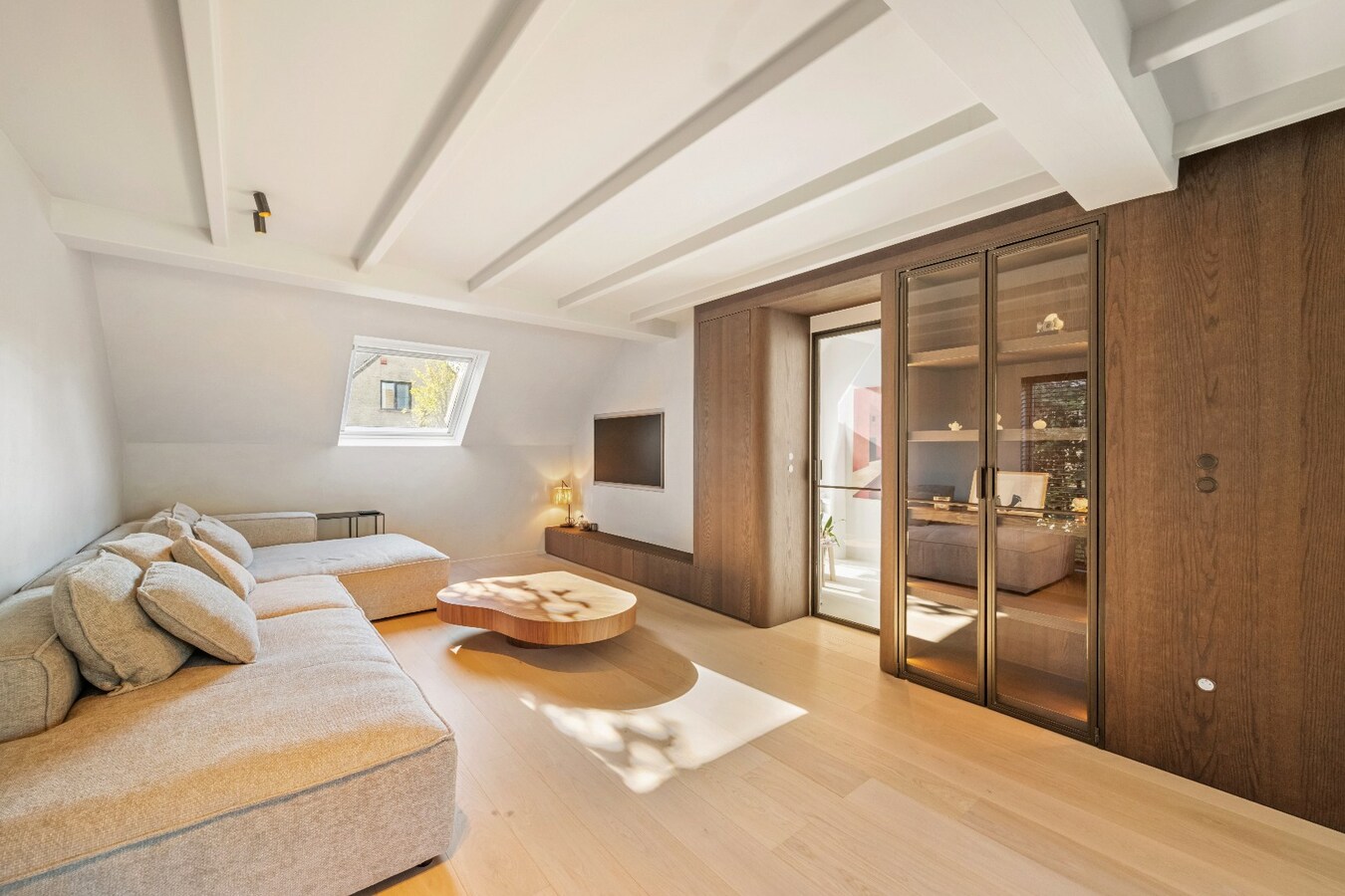 Exclusief gerenoveerde villa in een rustige doodlopende straat nabij het centrum van Knokke 