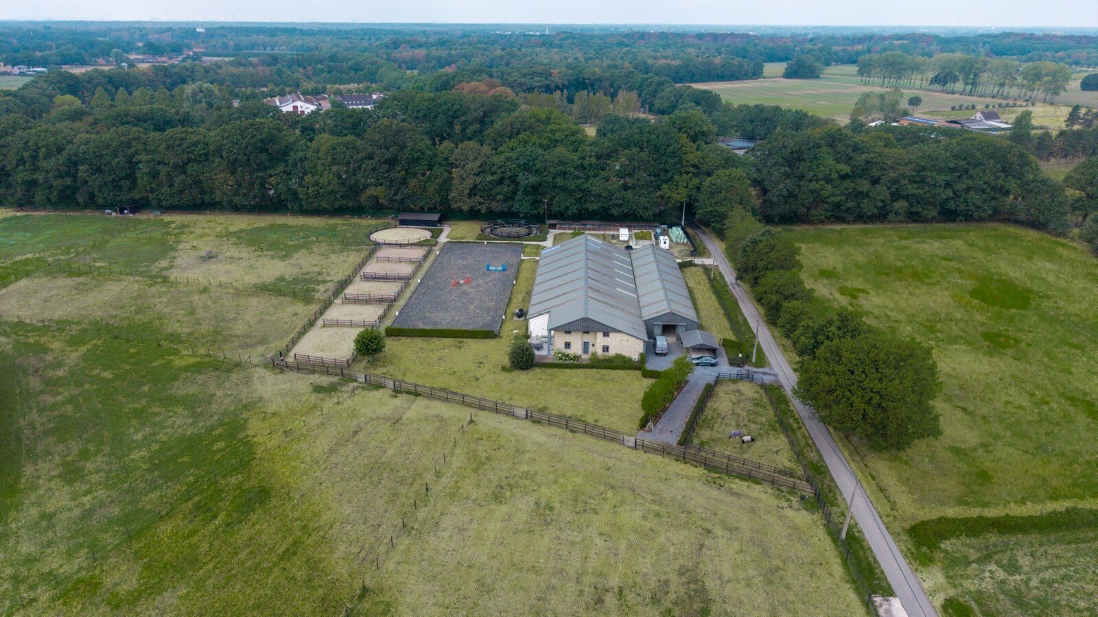 Prachtige paardenaccommodatie op ca. 3,2 ha te Wuustwezel 