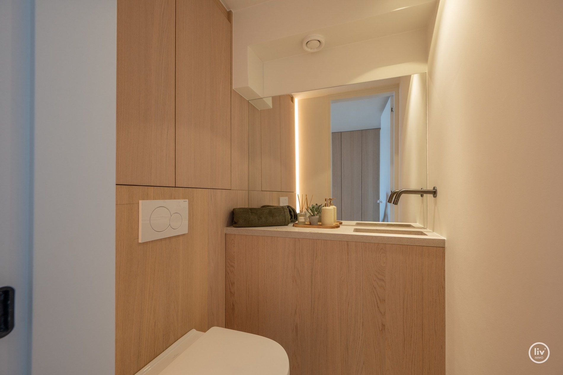 Appartement en duplex de luxe avec mezzanine, idéalement situé dans l'avenue Nellens à Knokke (avec possibilité d'acheter un box garage double intégré) 