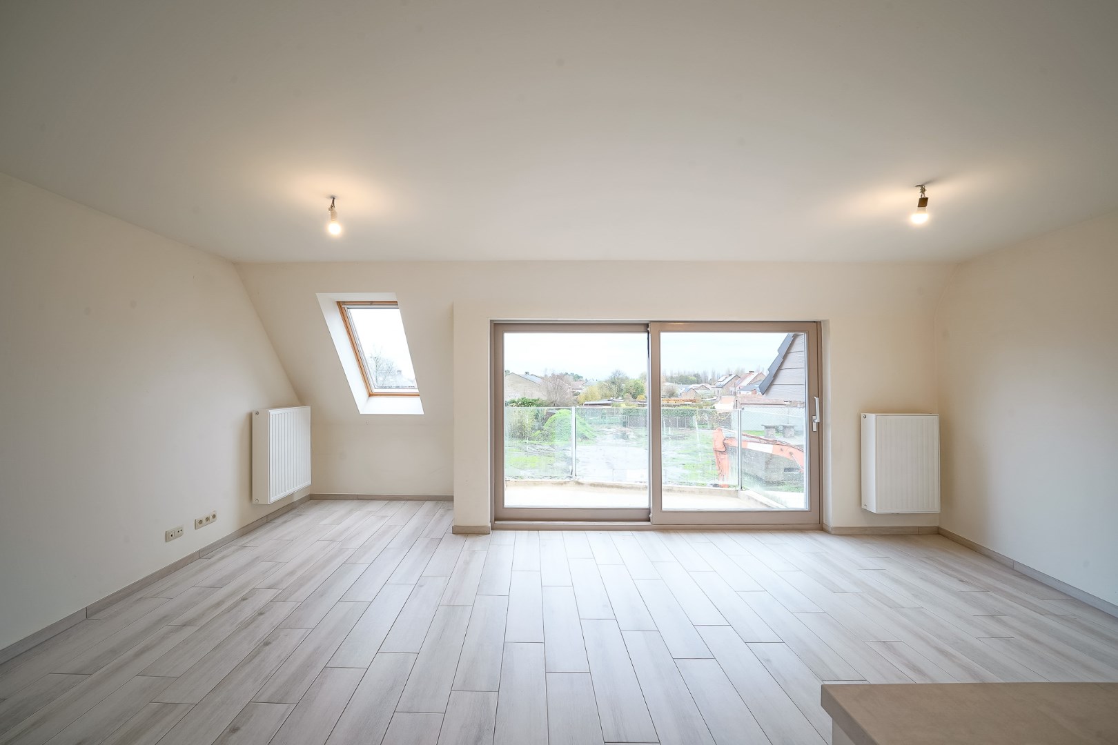 Ruim recent appartement met 4 slaapkamers en 2 badkamers. 