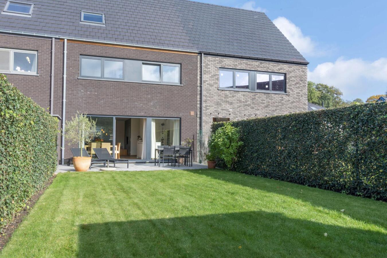 Nieuwbouwwoning met luxueuze afwerking te Merelbeke 