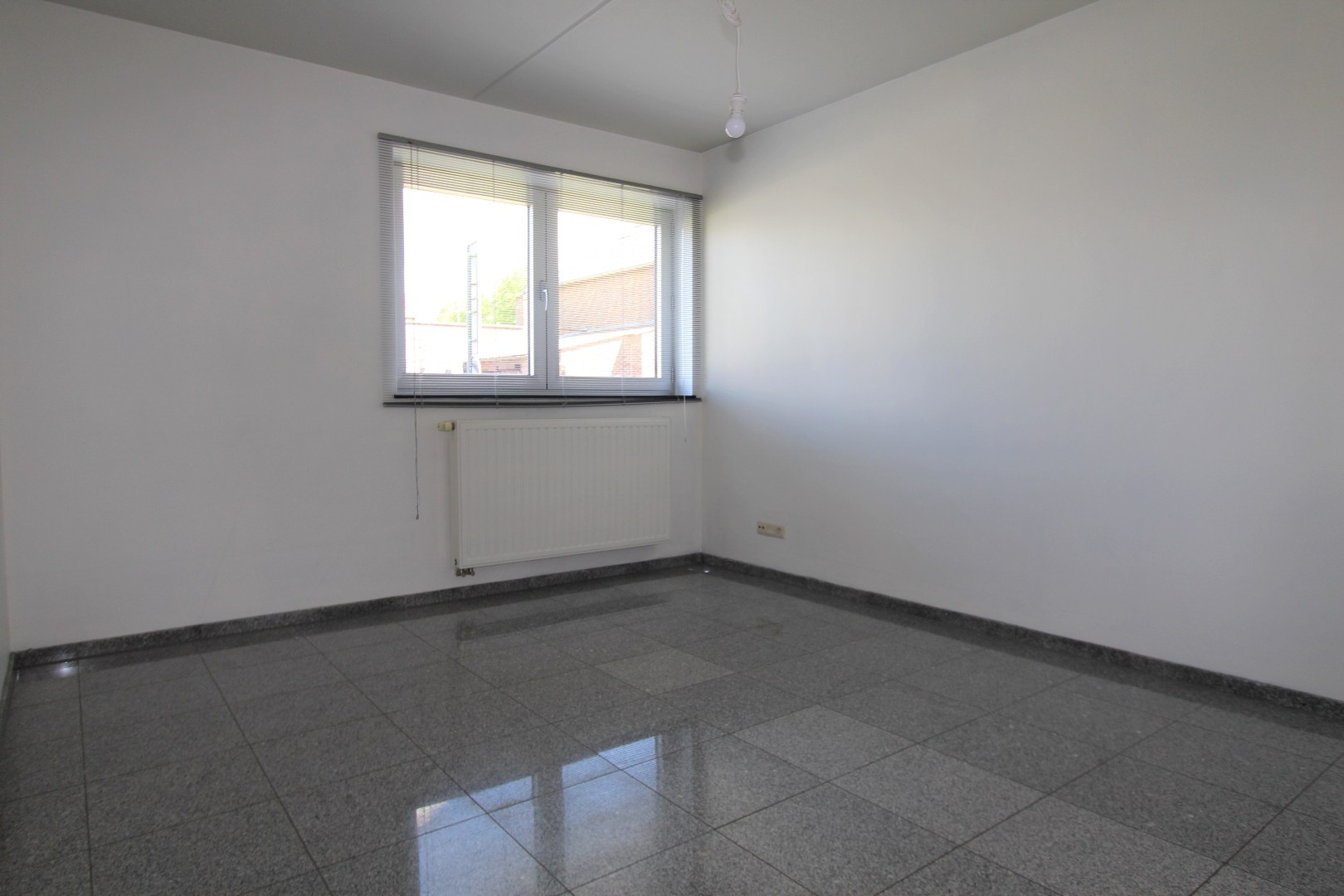 MODERNE LOFTWONING MET TERRAS EN 2 AUTOSTAANPLAATSEN 