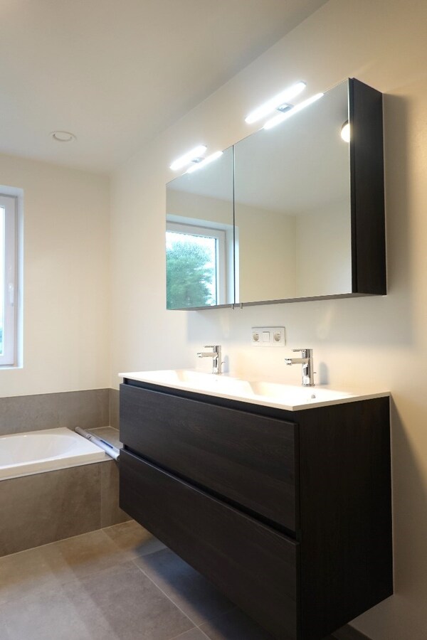 Energiezuinige Nieuwbouwwoning met garage in Varsenare 