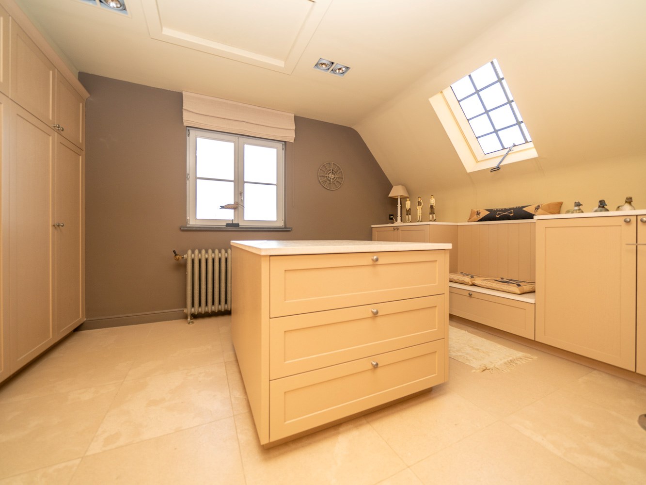 Unieke landelijke villa met zwembad en zicht op Pedevallei 