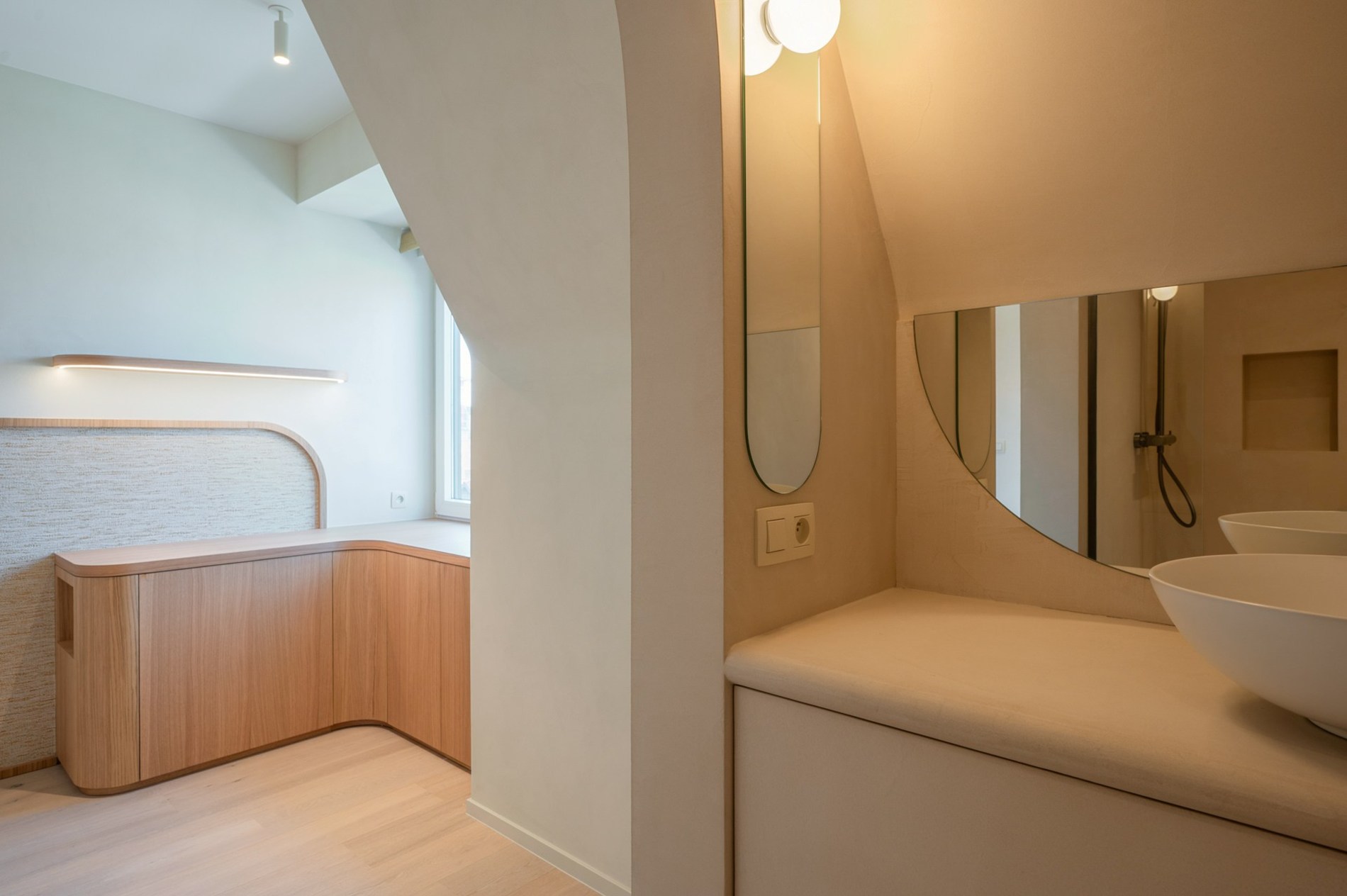 Klassevol appartement gelegen in een charmante villaresidentie in het Zoute. 