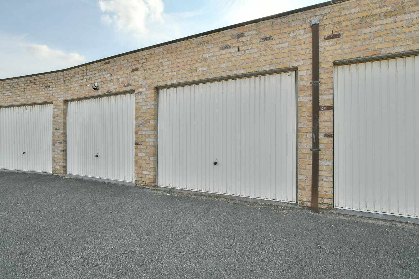 Te koop garage - De Haan