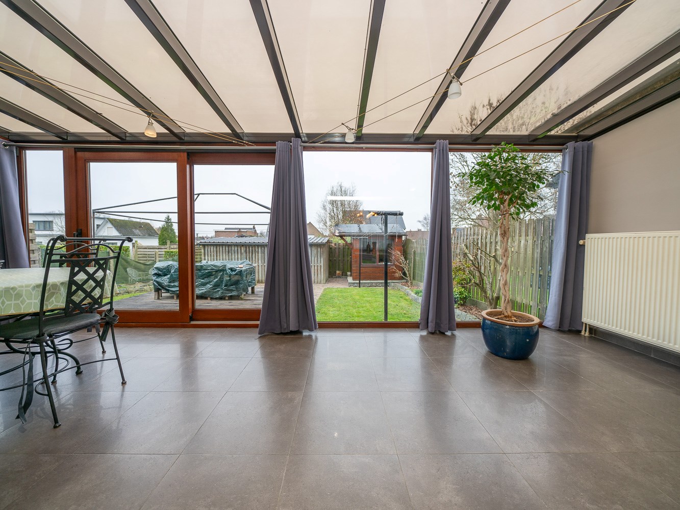 Instapklare woning met 3 kamers, terras en tuin 