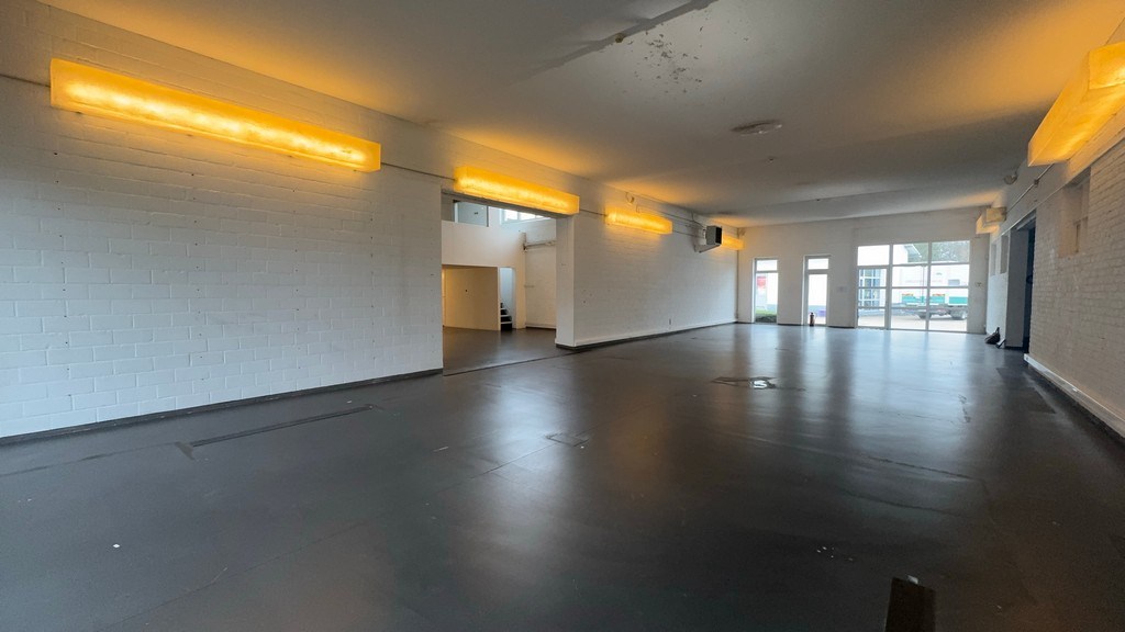 Multifunctionele ruimtes te huur vlakbij R4 en E40 in Drongen