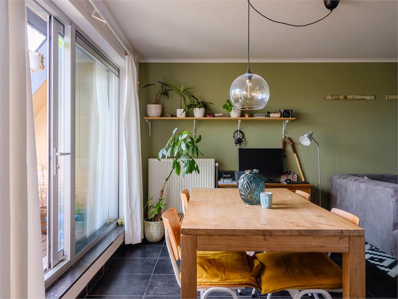 Instapklaar appartement met zicht op water. 