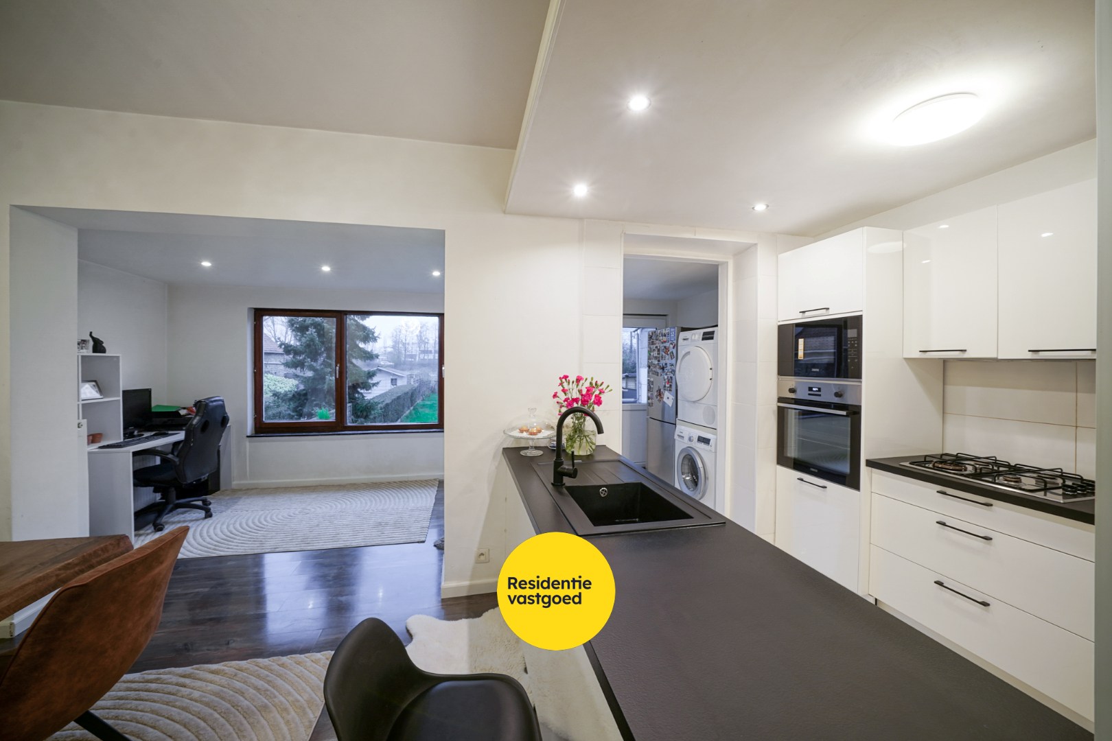 Instapklare woning met diepe tuin te Oostende 