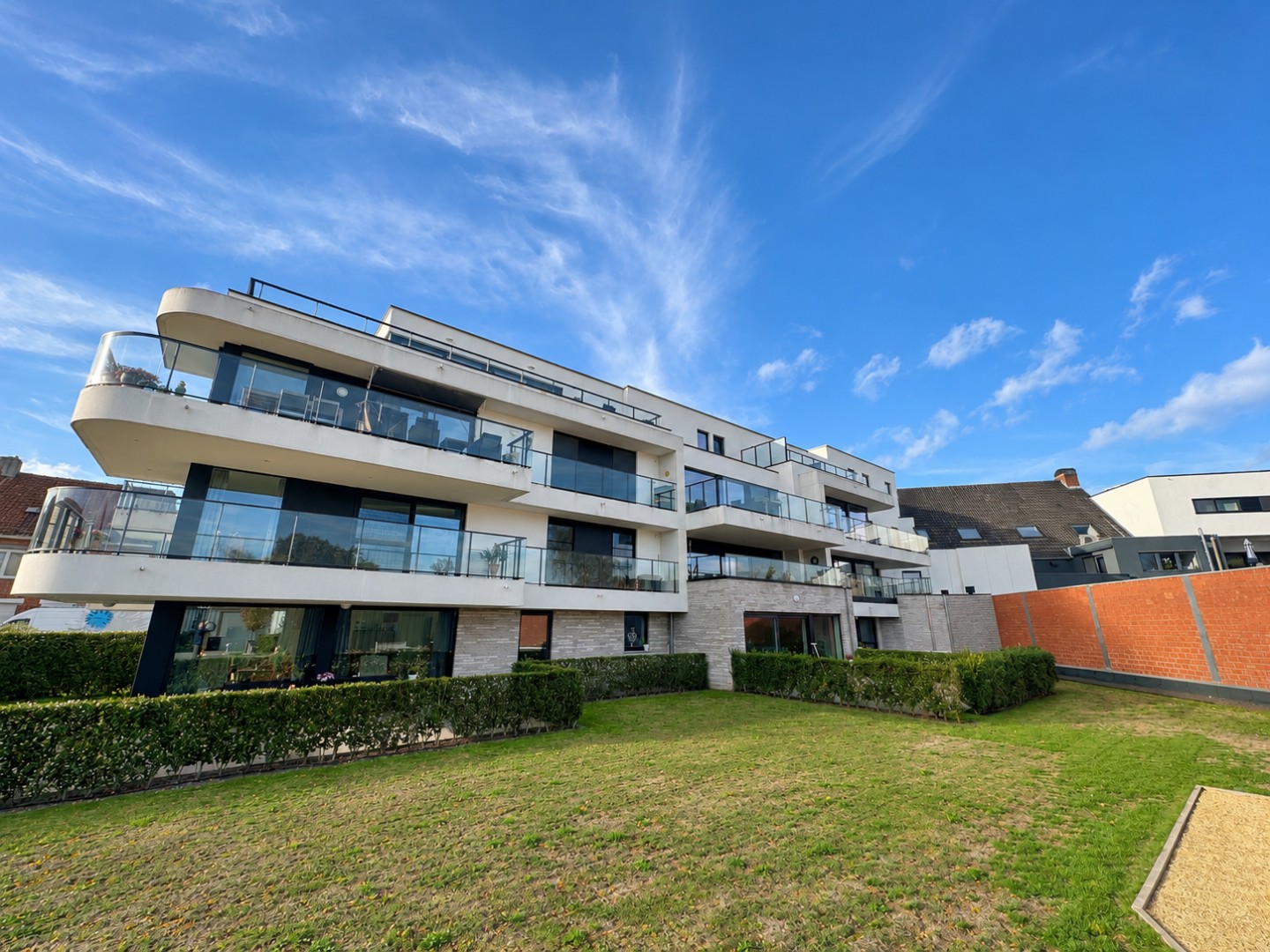 Prachtig appartement (89 m²) met 2 slpk, groot terras (en garage), Torhout 