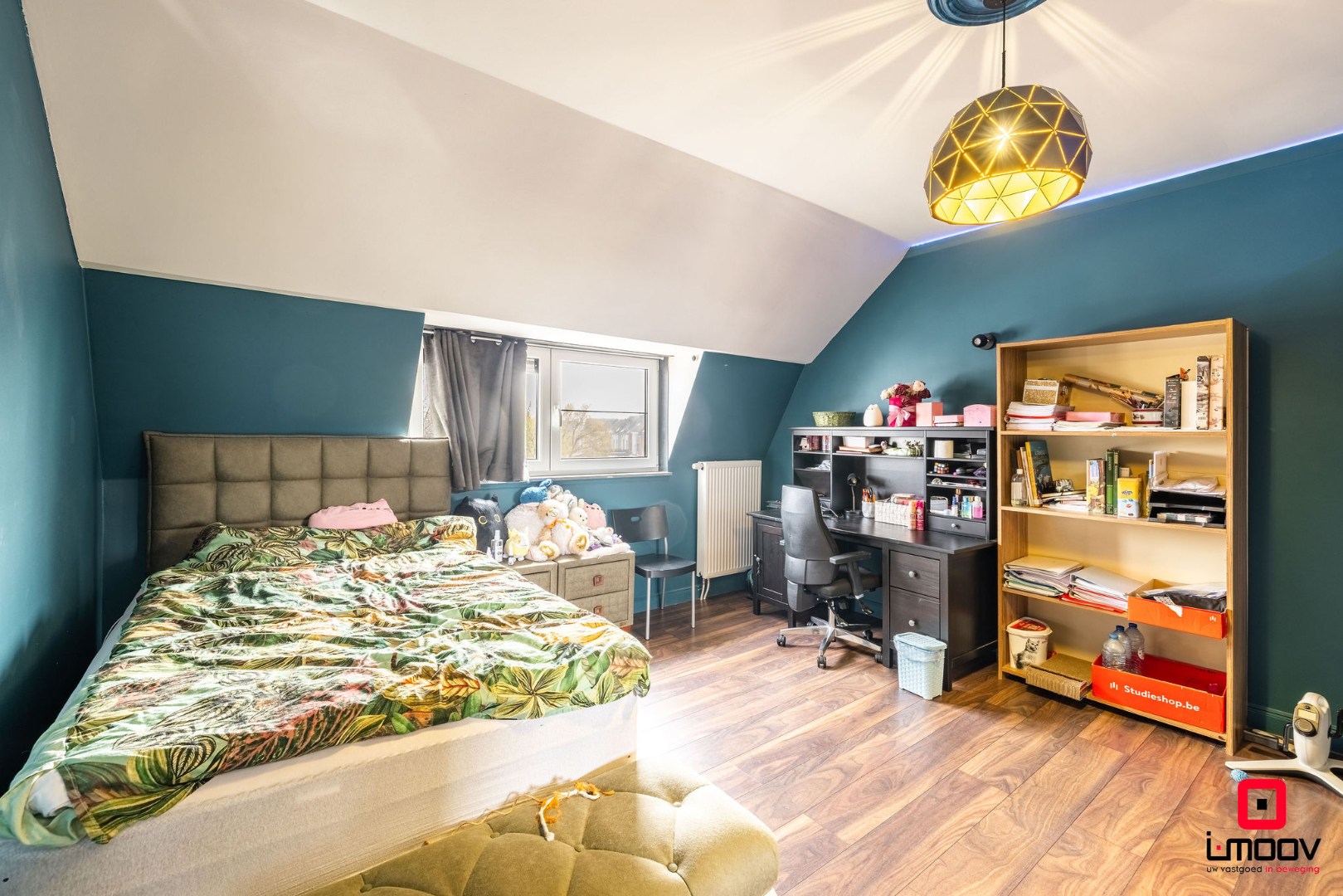 Hoogwaardig gerenoveerde stadswoning met 4 slaapkamers en zuidgericht dakterras 