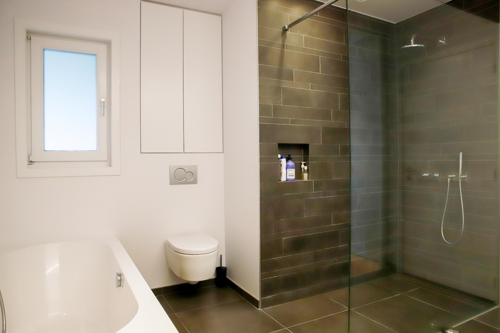 Ruime, instapklare,  alleenstaande woning met garage en tuin op 818 m² 