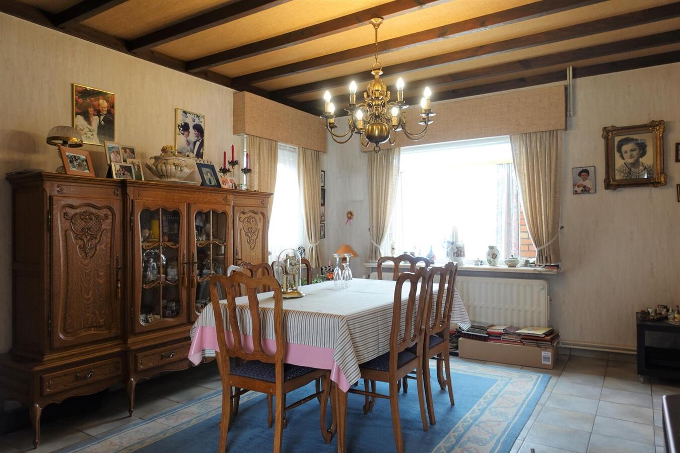 Goed gelegen half-open woning met grote tuin 