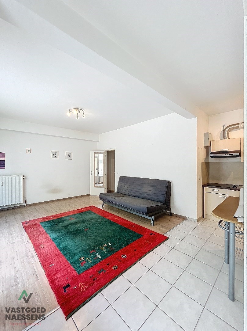 Commerce avec habitation près de la digue 