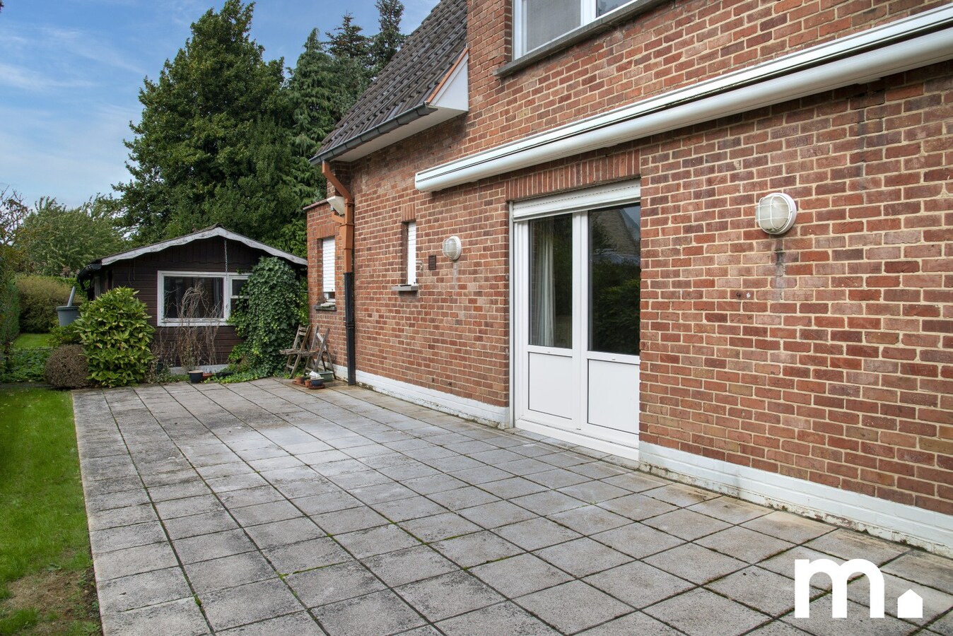 Alleenstaande villa met 4 slaapkamers en zonnige tuin te Harelbeke op 1005 m² 