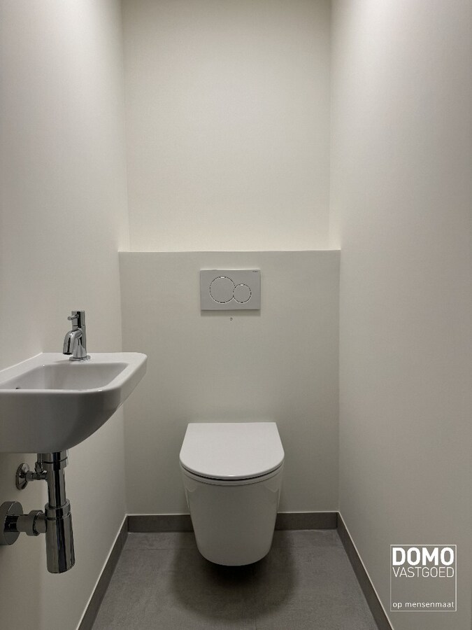 NIEUWBOUWAPPARTEMENT MET 2 SLAAPKAMERS, TERRAS, ONDERGRONDSE AUTOSTANDPLAATS EN KELDERBERGING IN RESIDENTIE "DE KWINT" TE ZONHOVEN 