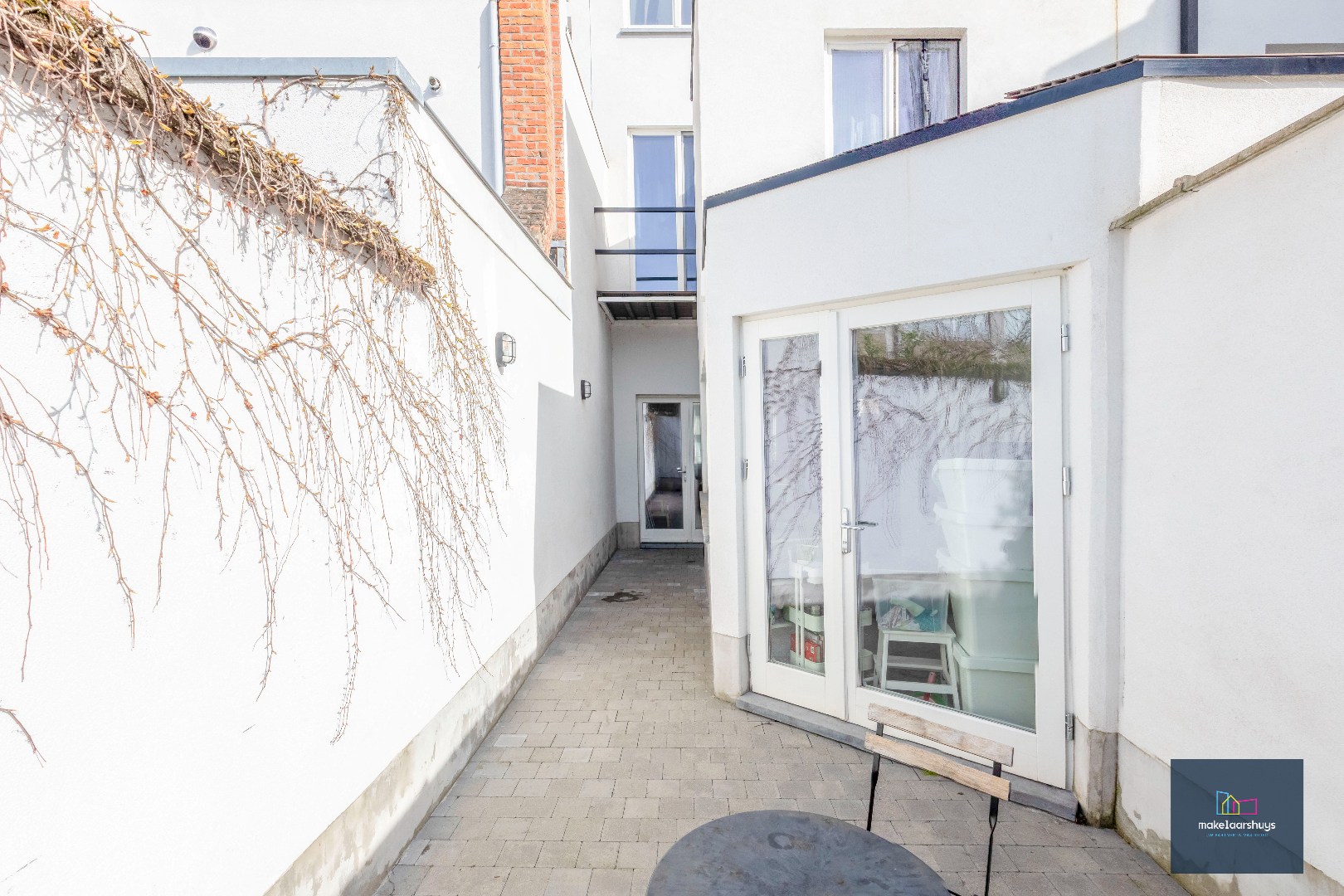 Opbrengsteigendom met 9 kamers - "COHOUSING" 